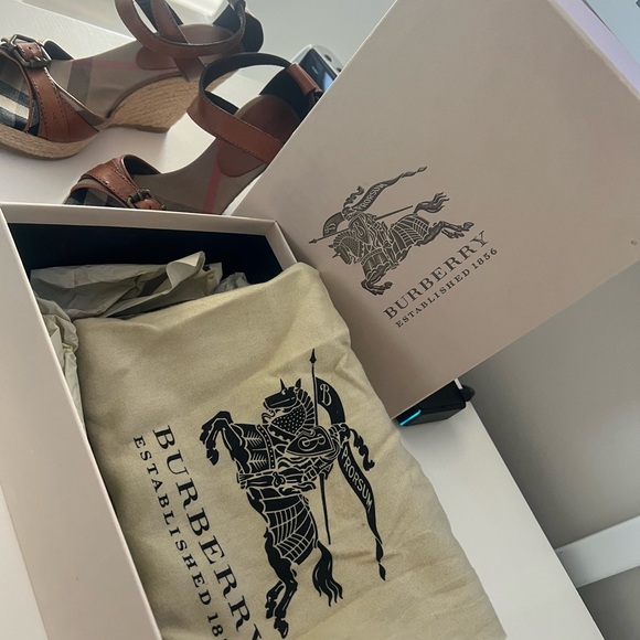 Burberry canvas house check Twistleton wedge Espadrille sz39 excellent condition - Picture 3 of 10